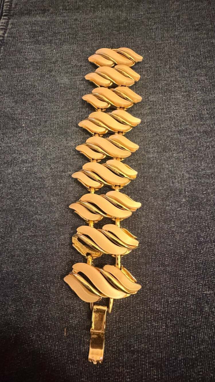 Vintage Signed Claudette Beige Thermoset Lucite Bracelet
